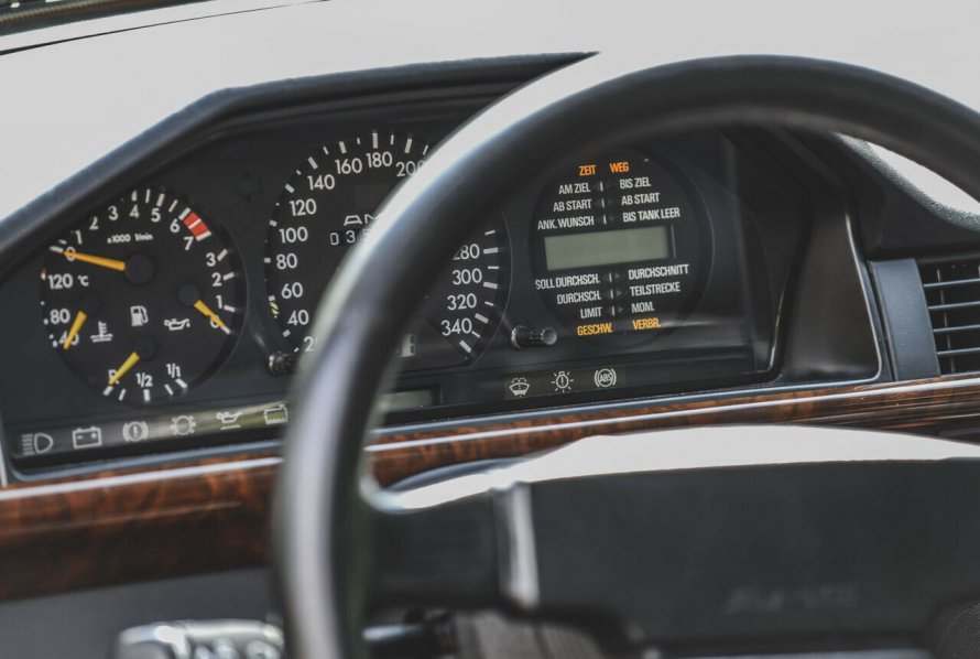 Спидометр w124 AMG