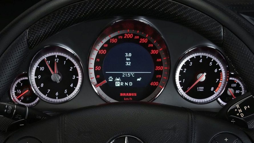 Приборная панель Mercedes Brabus