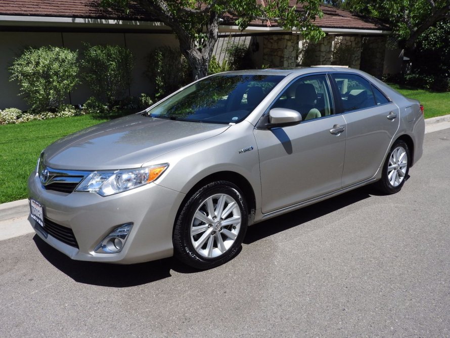 Toyota Camry Hybrid 2013