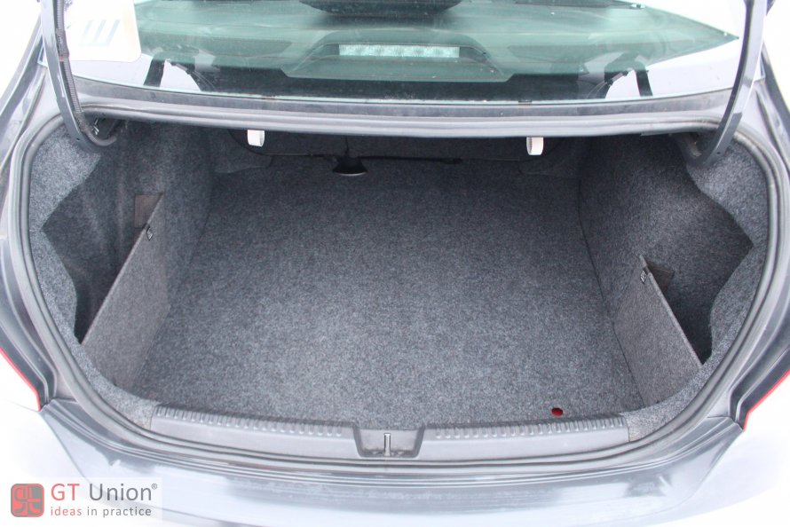 Volkswagen Polo багажник