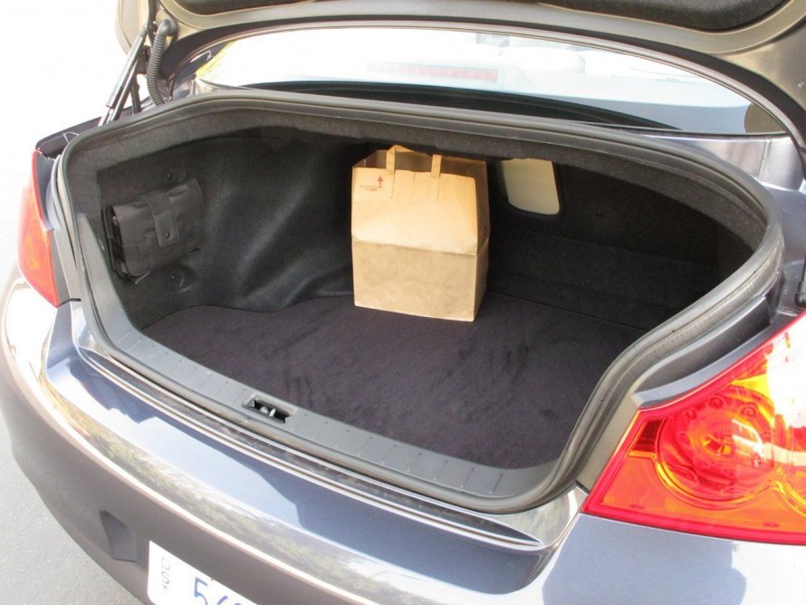 Infiniti g25 багажник