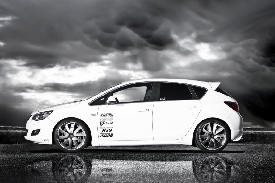 Opel Astra Turbo белый