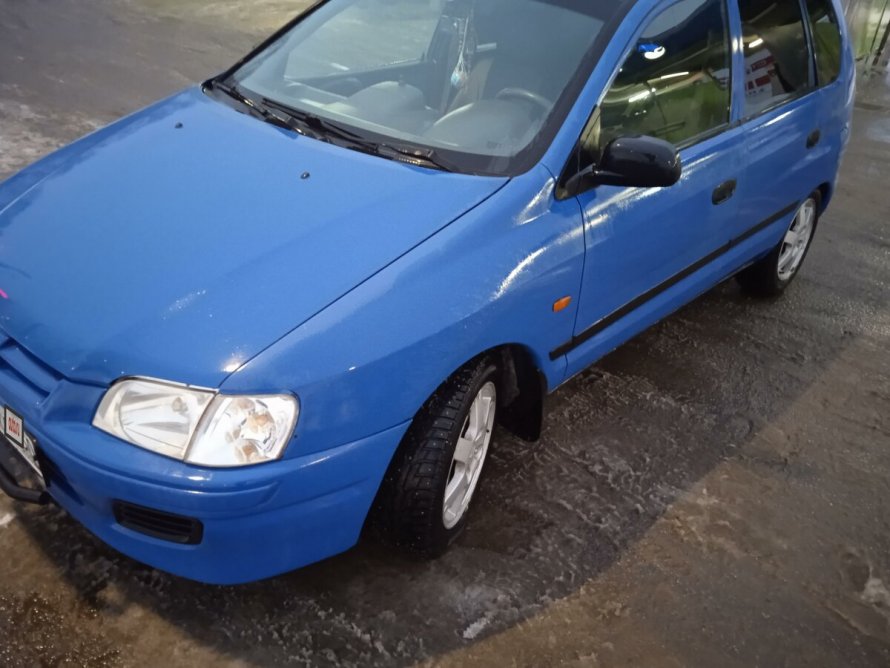 Mitsubishi Space Star 1999 года