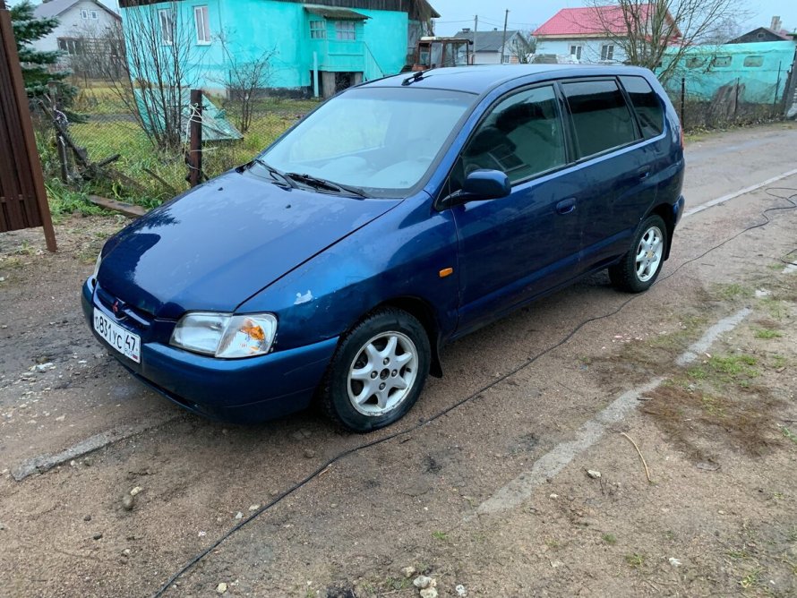 Mitsubishi Space Star 2000
