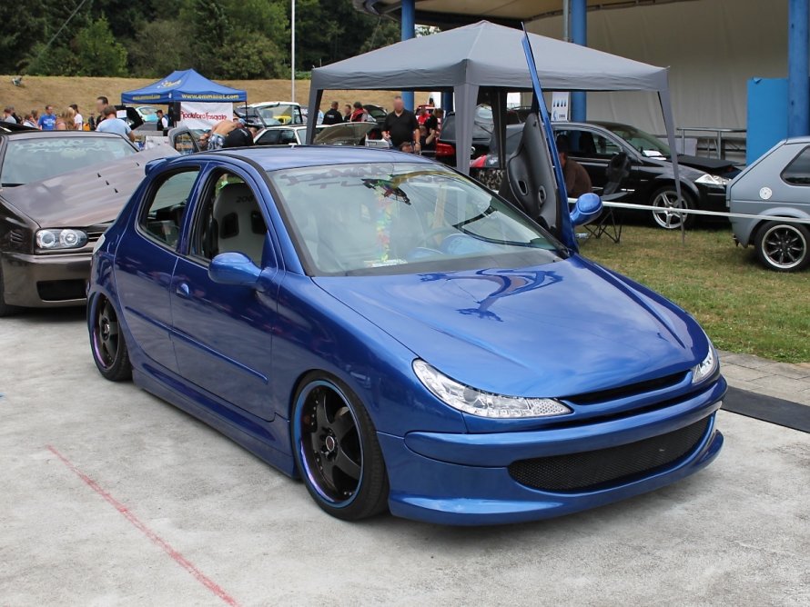Тюнингованный Peugeot 206