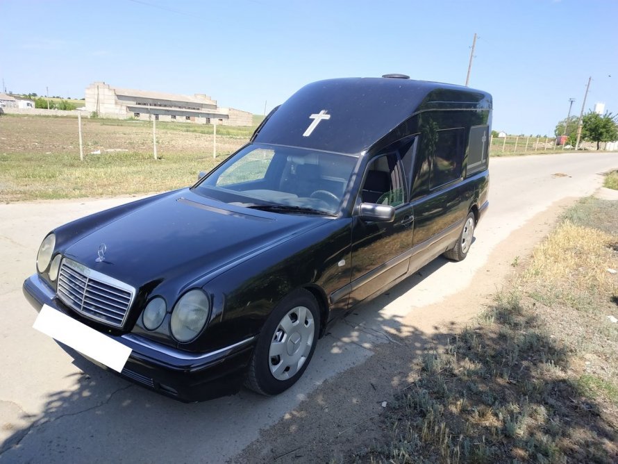Mercedes 222 катафалк