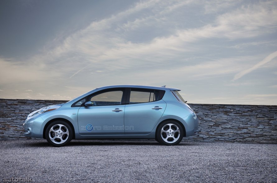 Nissan Leaf купе
