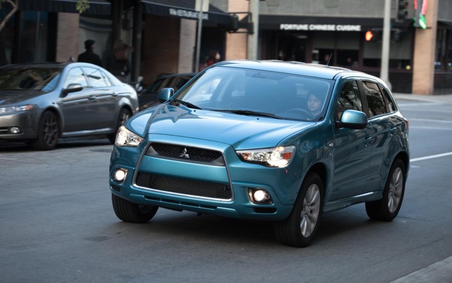 Mitsubishi CUV