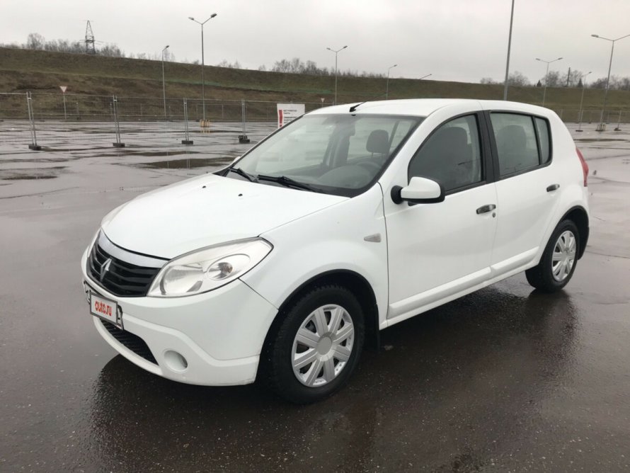 Renault Sandero хэтчбек 5 дверей