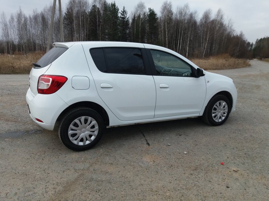 Renault Sandero 2017 белый