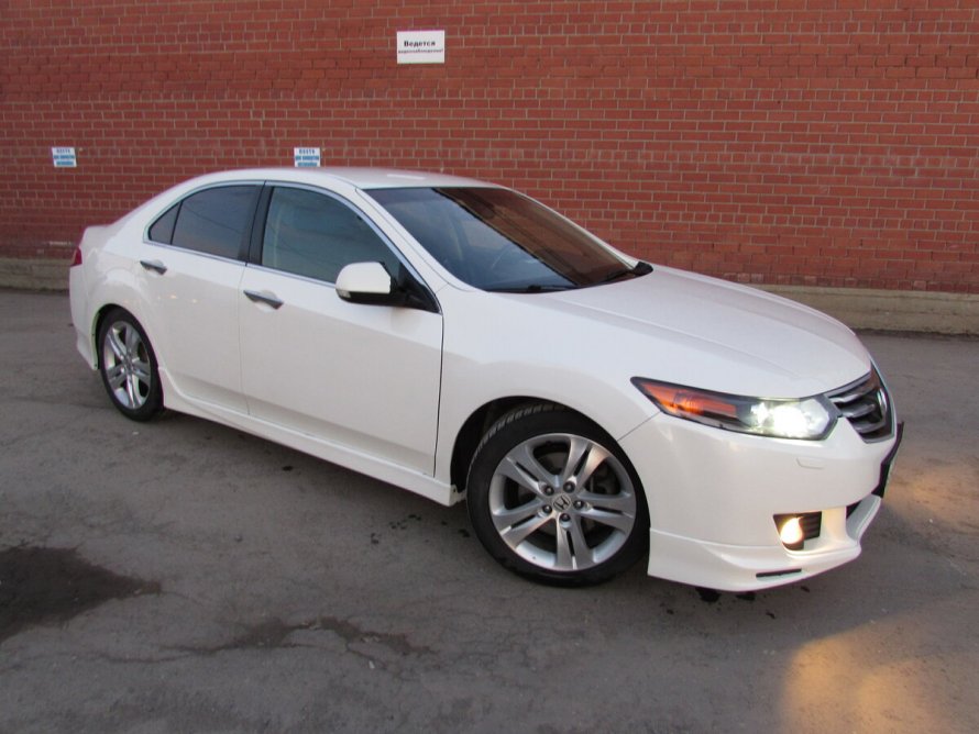 Accord 2008 белый