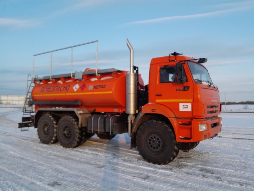 КАМАЗ 43118 топливозаправщик