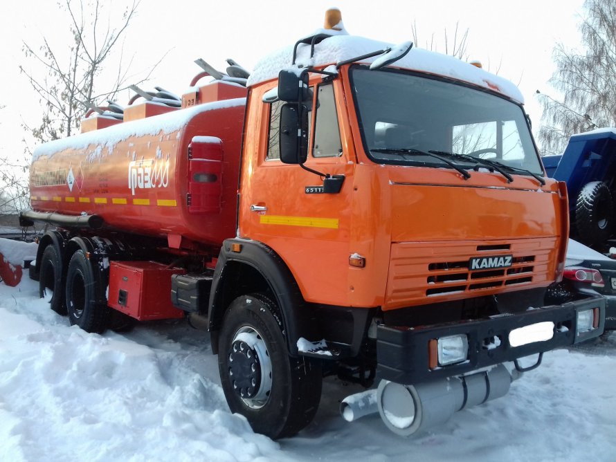 КАМАЗ 65115 топливозаправщик