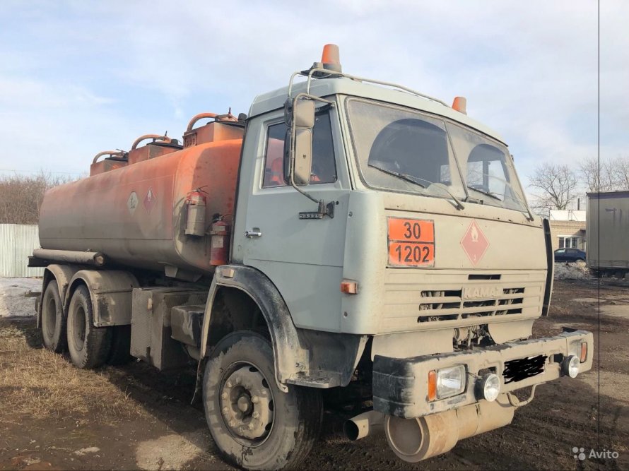 Бензовоз КАМАЗ 65115 батыр