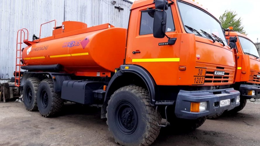 КАМАЗ 43118 АТЗ (топливозаправщик)