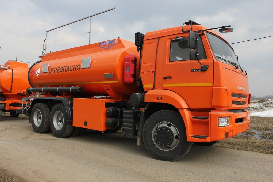 КАМАЗ 44108 бензовоз