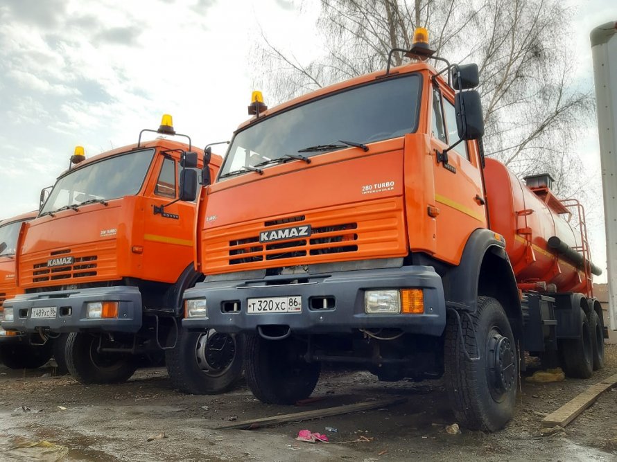 КАМАЗ 65111 топливозаправщик