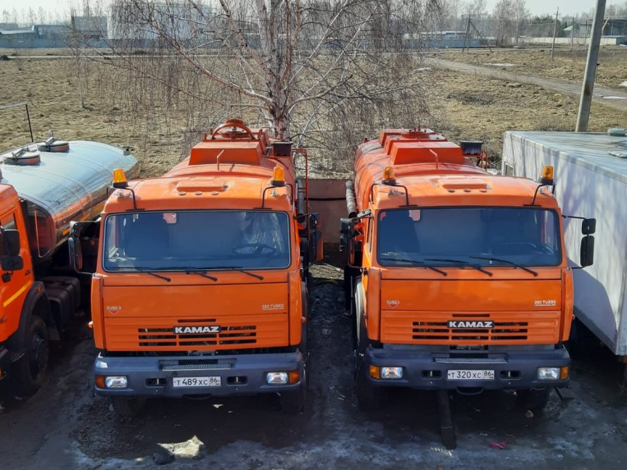 КАМАЗ 65111 цвет оранжевый