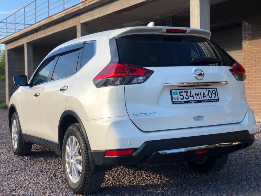 Nissan x Trail 2019 белый перламутр