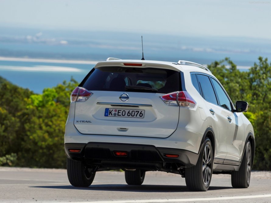 Nissan x-Trail 2014 сзади