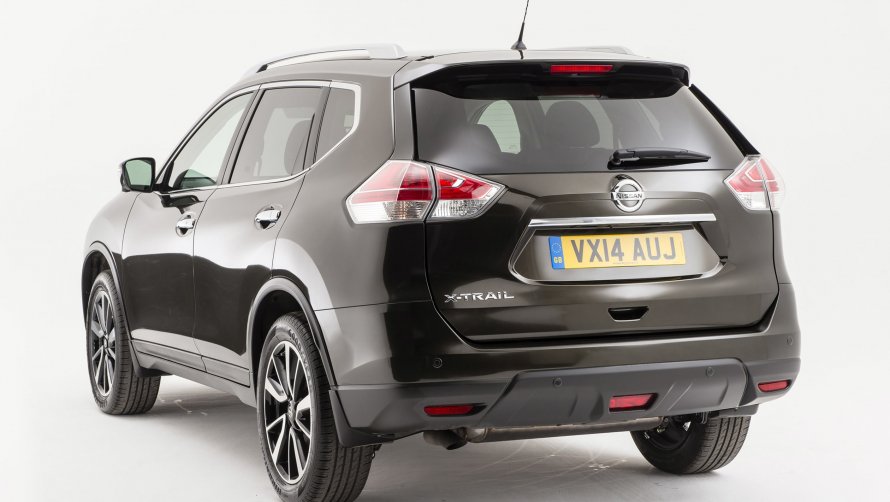 Nissan x-Trail t32 сзади