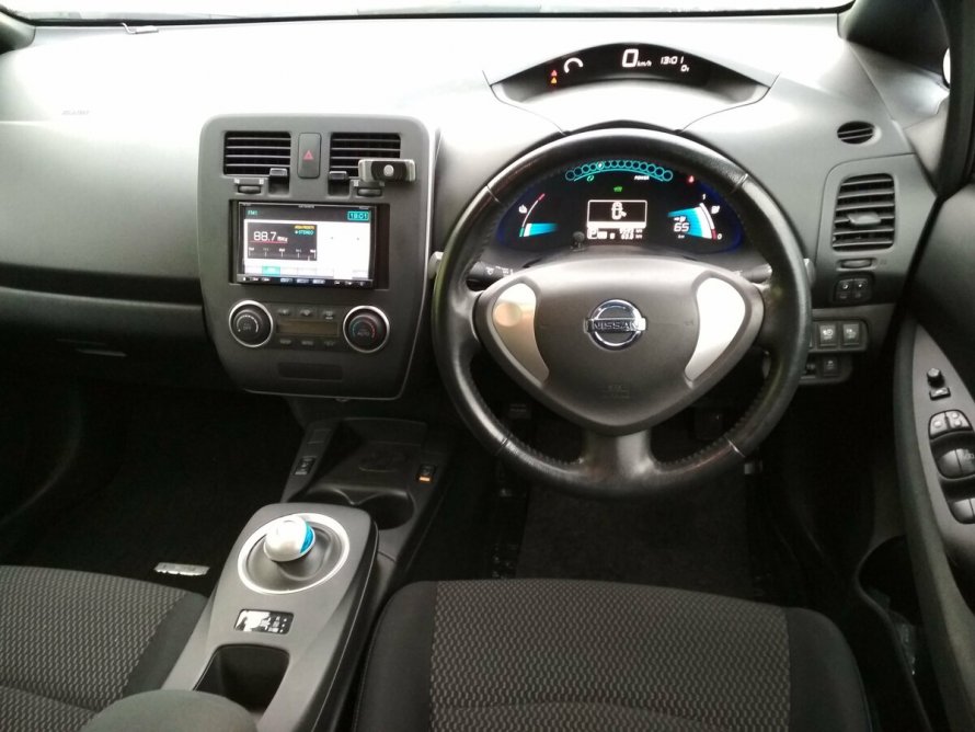 Nissan Leaf 2013 салон
