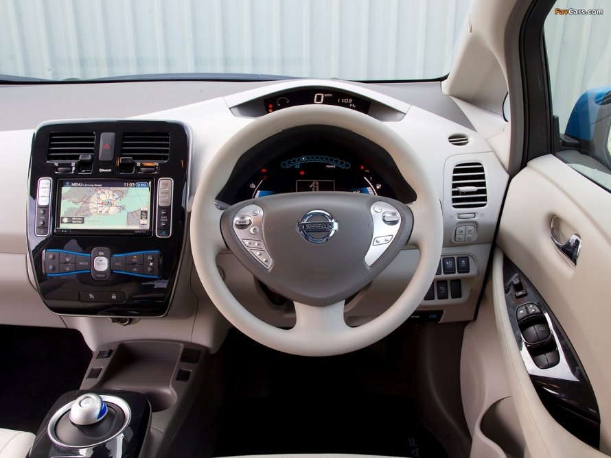Nissan Leaf 2010 салон