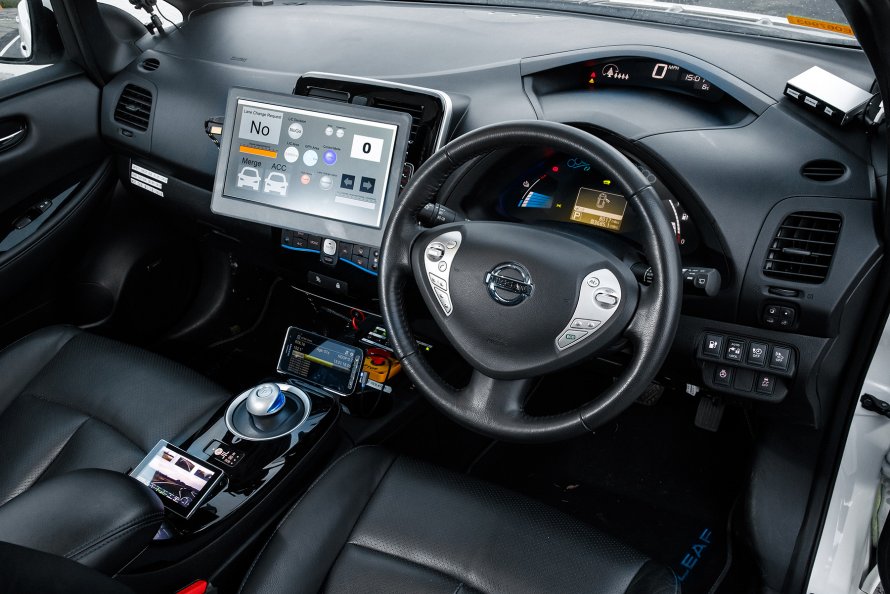 Nissan Leaf 1 салон