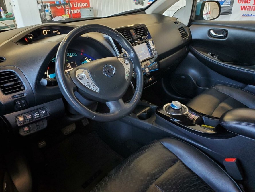 Nissan Leaf 2014 салон