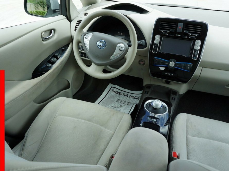 Nissan Leaf 1 салон