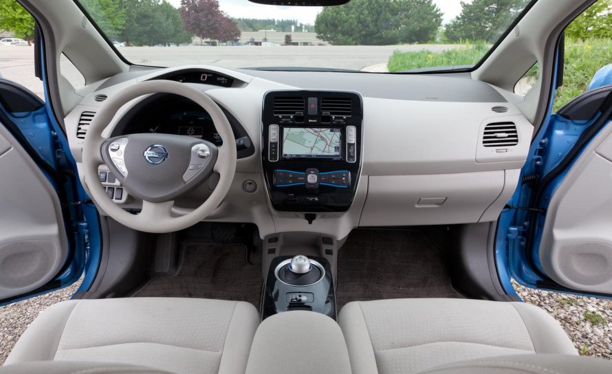 Nissan Leaf 2009 салон