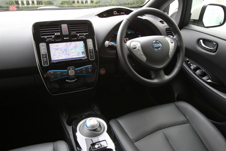 Nissan Leaf 2011 салон
