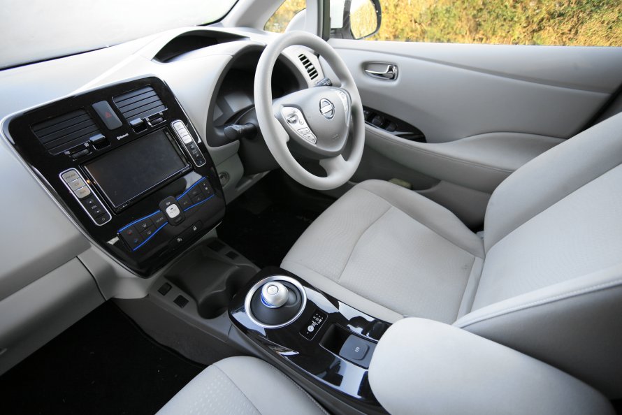 Nissan Leaf 2 салон