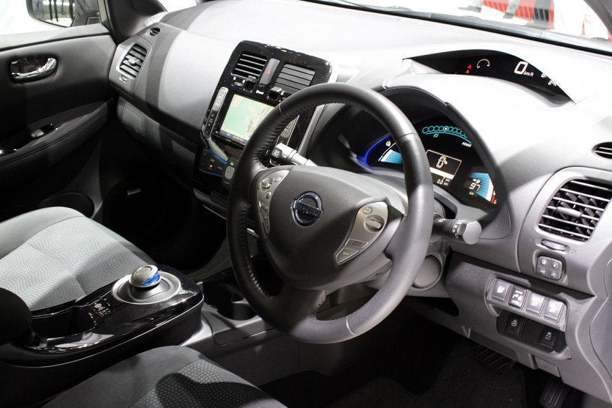 Nissan Leaf 2014 салон
