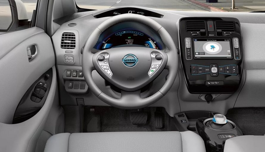 Nissan Leaf 1 салон