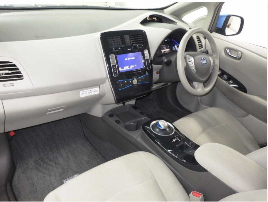 Nissan Leaf ze1 салон