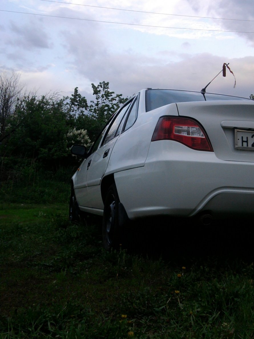 Daewoo Nexia n150 сзади