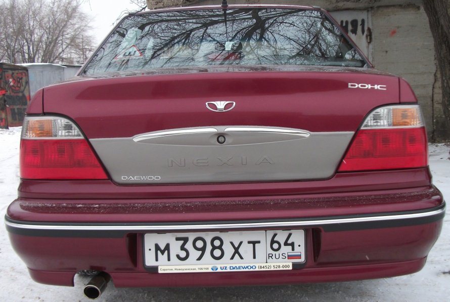Daewoo Nexia сзади