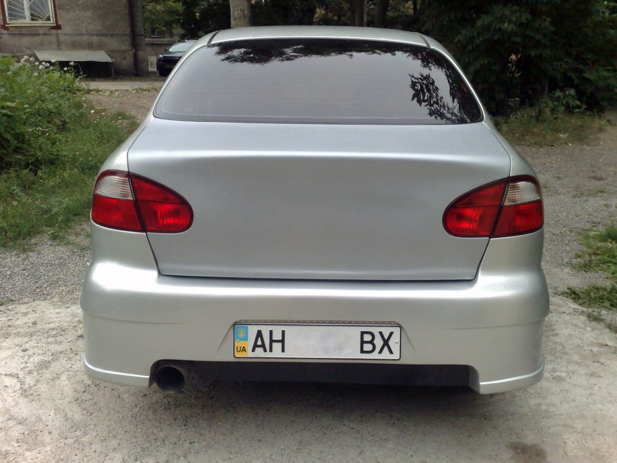 Chevrolet lanos зад