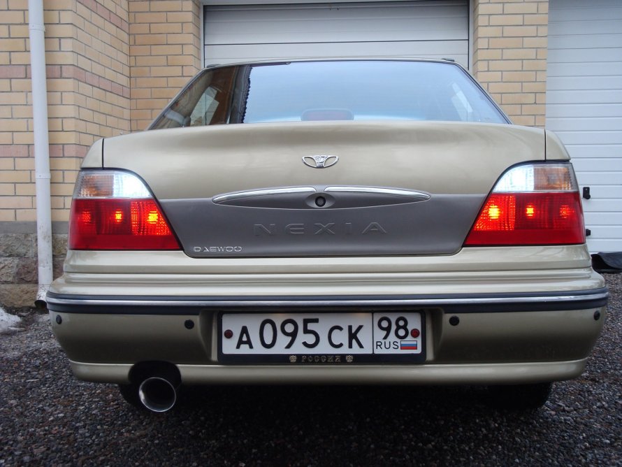 Daewoo Nexia 2 сзади