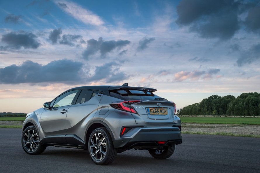 Тойота c-HR 2017