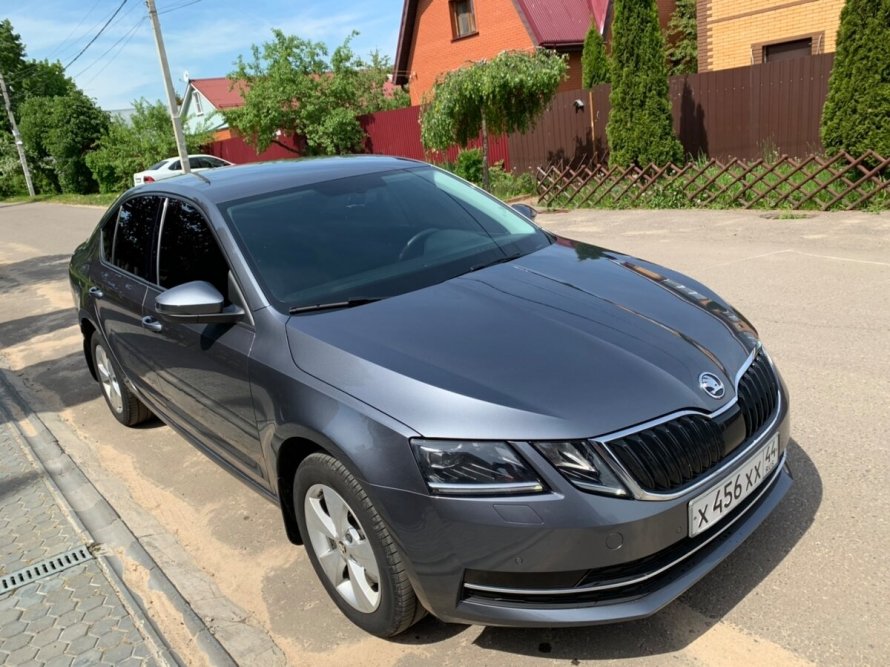 Skoda Octavia 2018 серая