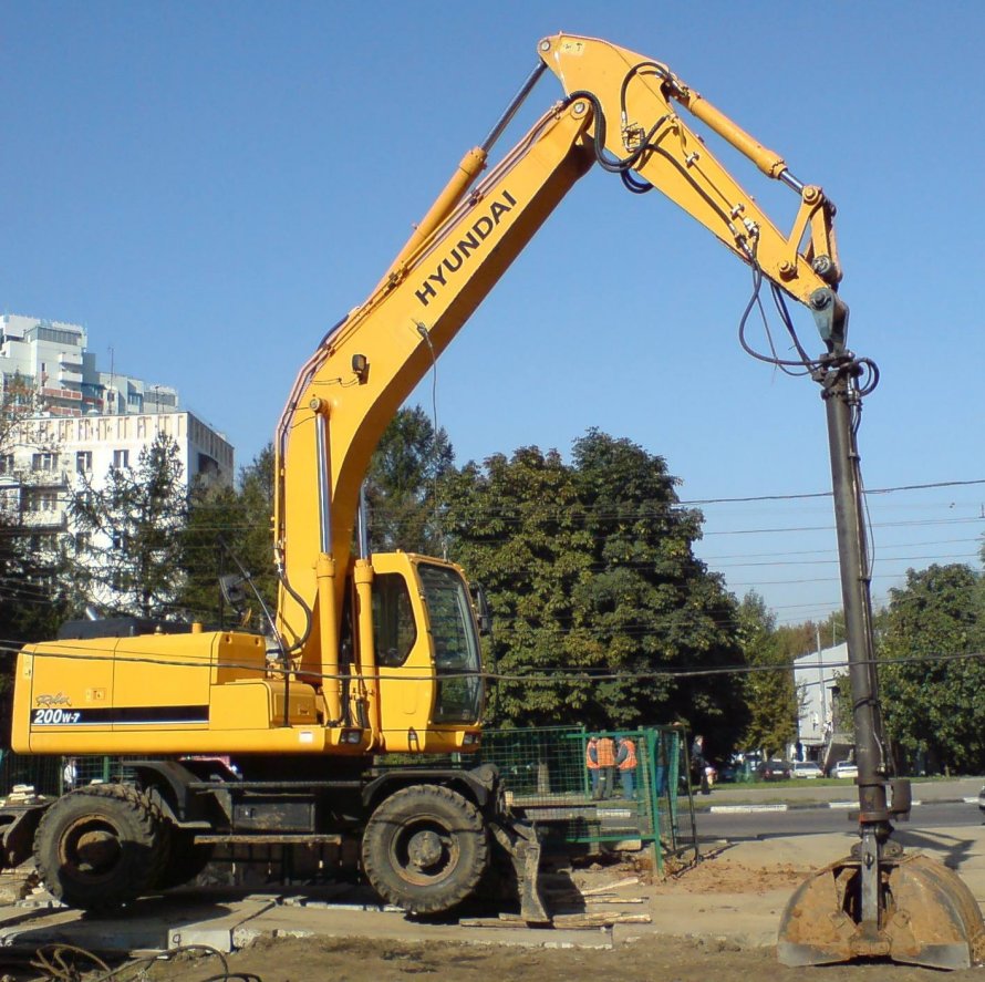 Экскаватор гусеничный Hyundai r220lc-9s
