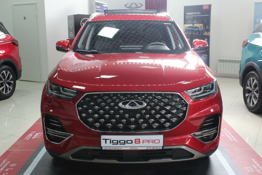Tiggo 8 Pro красный