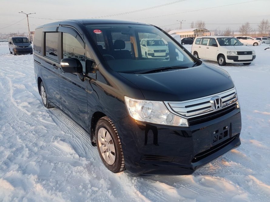 Honda Stepwgn 2012