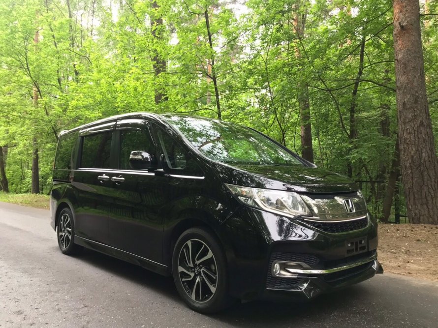 Honda Stepwgn 2015 черная