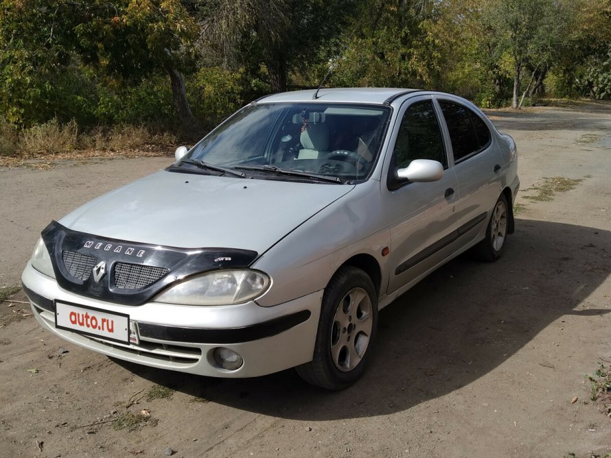 Рено Меган седан 2001 года