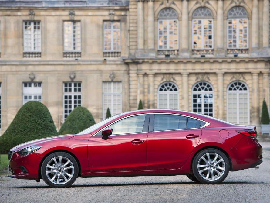 Mazda 3 седан и хэтчбек