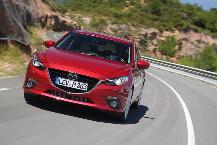 Mazda 3 хэтчбек