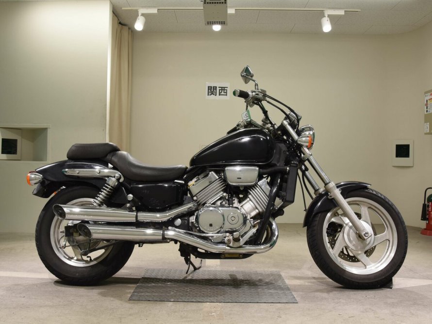 Honda Magna 750
